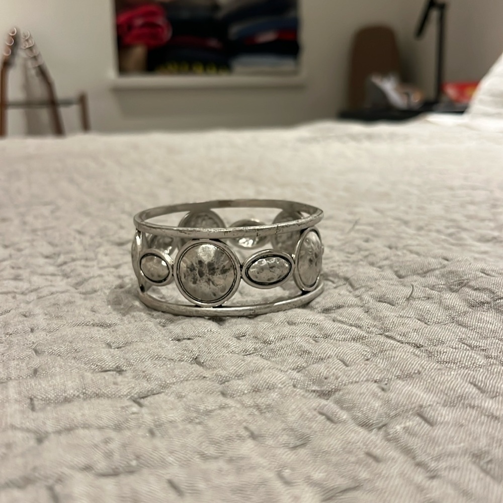 Jessica Simpson bangle